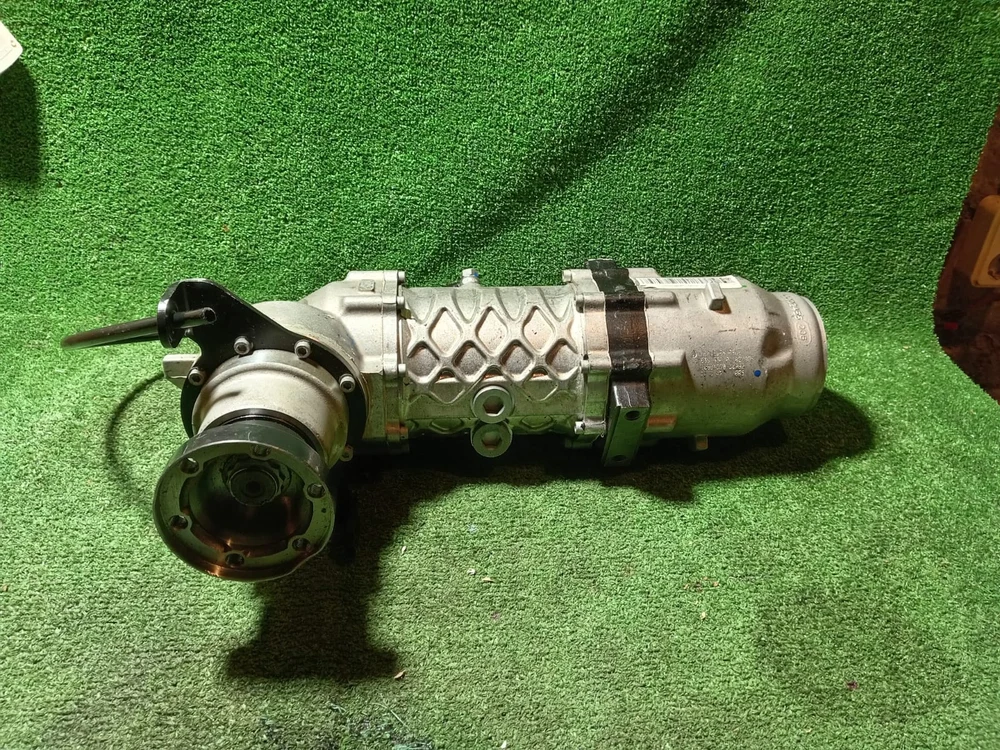 A6393300402 НОВЫЙ ПЕРЕДНИЙ РЕДУКТОР 190,000